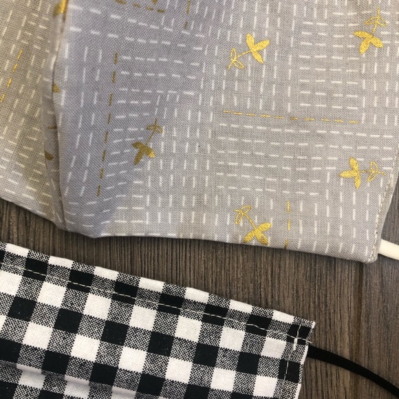 2 Cotton neutral fabric masks handmade - Picture 4 of 5